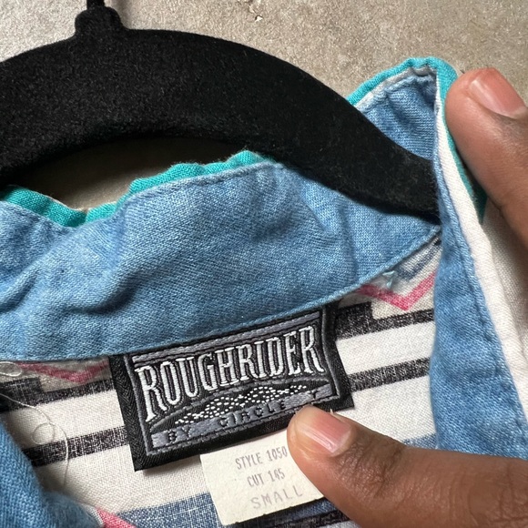 Colorful Geometric Patterned Shirt - Picture 3 of 3